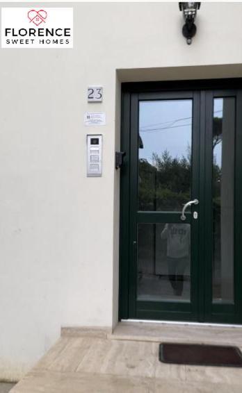 Lella Apartment With Free Parking By Florence Sweet Homes Eksteriør billede